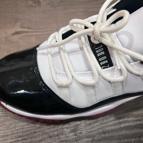 Jordan 11 Retro Low Concord Slightly Worn Small stain Women’s 8 Retails $598 - Picture 6 of 9